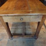 Antieke Franse kersenhouten tafel 2