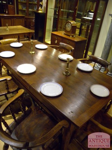 Antieke Franse notenhouten eettafel 3