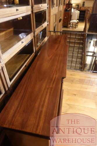 Antieke lage Engelse boekenkast 3