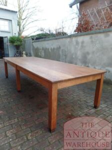 VERKOCHT antieke lange  Franse eikenhouten eettafel, maximaal 14 personen