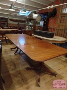 VERKOCHT, antieke mahonie eettafel met twee tussenbladen