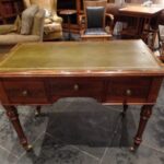 Antieke mahonie schrijftafel 1