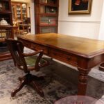 Antieke Engelse mahoniehouten partners schrijftafel circa 1880 2