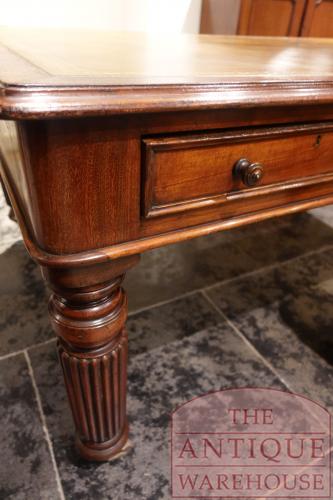 Antieke Engelse mahoniehouten partners schrijftafel circa 1880 5