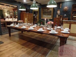 VERKOCHT  antieke mahoniehouten wind out uitschuif tafel voor max 16 personen