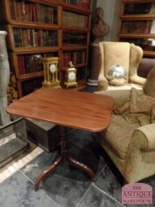 VERKOCHT antieke rechthoekige mahonie tilt top tafel