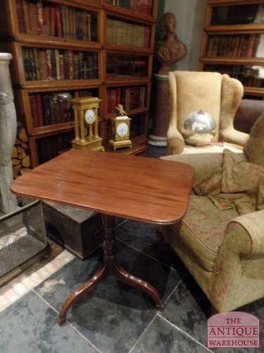 VERKOCHT antieke rechthoekige mahonie tilt top tafel