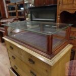 antieke vitrinekast tafelmodel 4