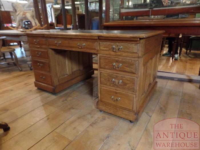 VERKOCHT SOLD antiek eikenhouten Engels kwaliteits bureau