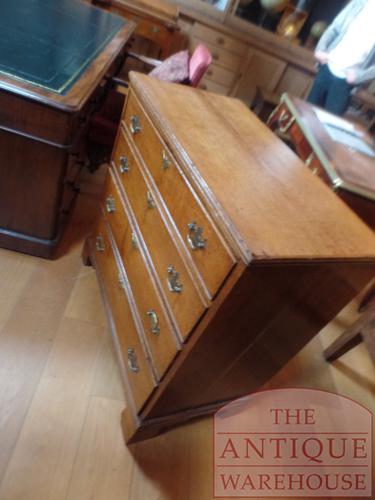 antiek Engels ladekastje 2