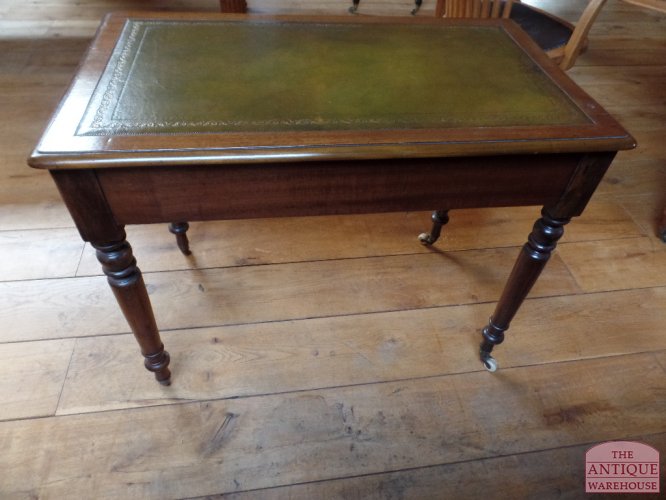 Antiek klein schrijftafeltje 2