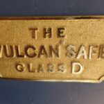 Antieke British race green safe 3