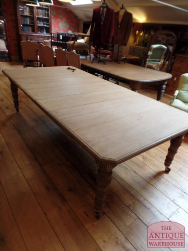 VERKOCHT SOLD antieke eiken coulissen tafel in lichte kleur, max 14 personen,