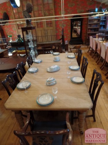 Antieke eiken coulissen tafel in lichte kleur, max 14 personen 3