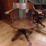 Antieke eikenhouten Engelse bureaustoel 1