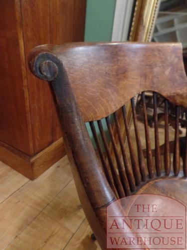 Antieke eikenhouten Engelse bureaustoel 2