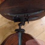 Antieke eikenhouten Engelse bureaustoel 3