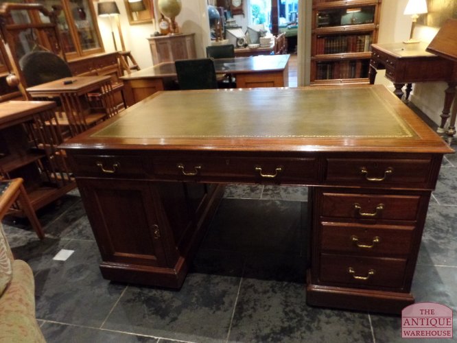 Antiek Engels bureau geschikt voor twee personen 3