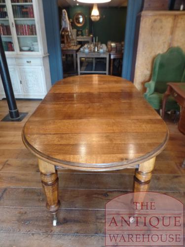 Antieke Engelse eikencoulissen tafel 3