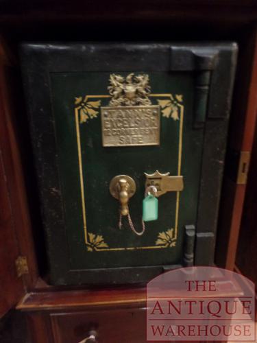 VERKOCHT SOLD antieke Engelse kluis
