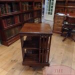 Antieke Engelse mahoniehouten boekenmolen 1