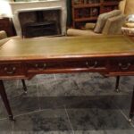 Antieke Engelse schrijftafel circa 1880, gesigneerd Hindley en Wilkinson, Londen 1