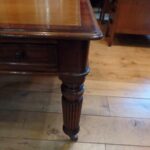 Antieke mahonie schrijftafel circa 1880 met 6 laden 3