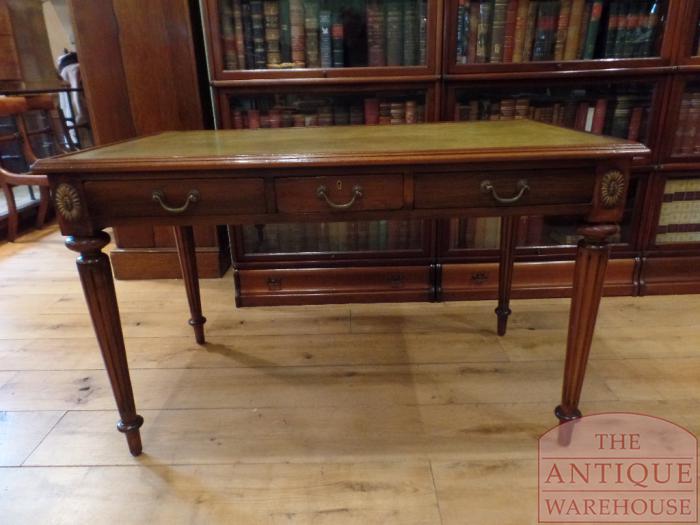 VERKOCHT SOLD antieke mahonie schrijftafel met originele leer