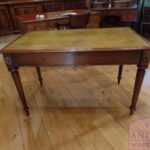 Antieke mahonie schrijftafel met origineel leer, laat-Victoriaans 3