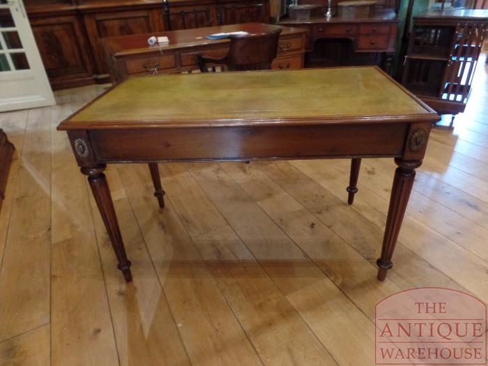 Antieke mahonie schrijftafel met origineel leer, laat-Victoriaans 3