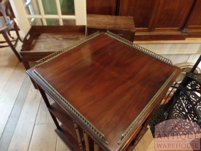 Antieke mahoniehouten boekenmolen met messing galerij 2