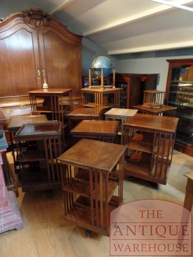 Antieke mahoniehouten boekenmolen met messing galerij 5