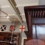 Antieke mahoniehouten Engelse breakfront boekenkast circa 1800-1850 4