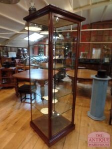 VERKOCHT SOLD antieke mahoniehouten vitrinekast