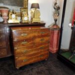 Antieke military ladenkast met schrijfgedeelte 1