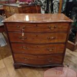 antieke serpetine ladekast 1