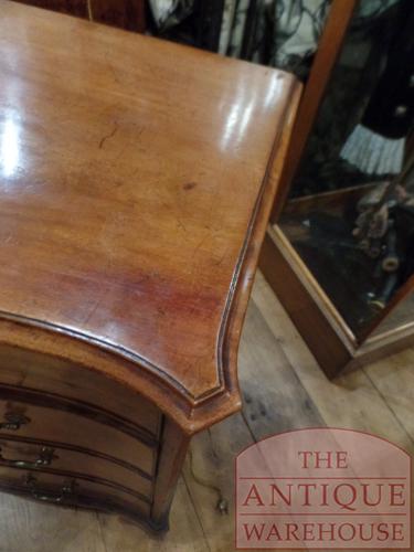 antieke serpetine ladekast 3