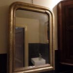 Antieke spiegel met verzilverde lijst 1