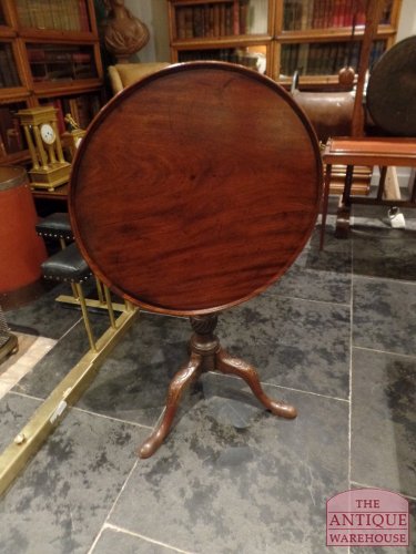 VERKOCHT SOLD antieke tilt top tafel