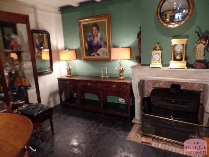 VERKOCHT SOLD antieke wales pot dresser base, antieke side table