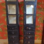 paar antieke vitrine’s 2