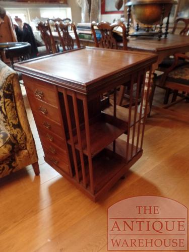 VERKOCHT SOLD zeldzame antieke mahoniehoten boekenmolen met laden