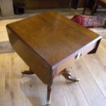 Antiek eiken side table 1
