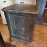 Antieke Franse kluis 1