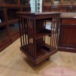 Zeer stevige antieke mahoniehouten boekenmolen met gietijzeren onderstel 2