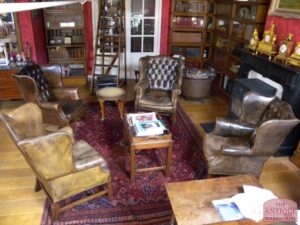 vier antieke oorfauteuille''s, VERKOCHT