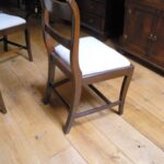 vier antieke stoelen 2