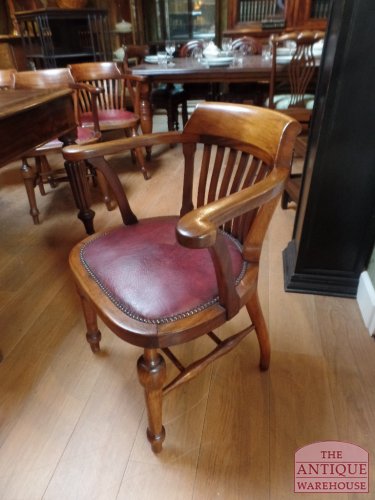 Vier zeer goed zittende bureaustoelen 3